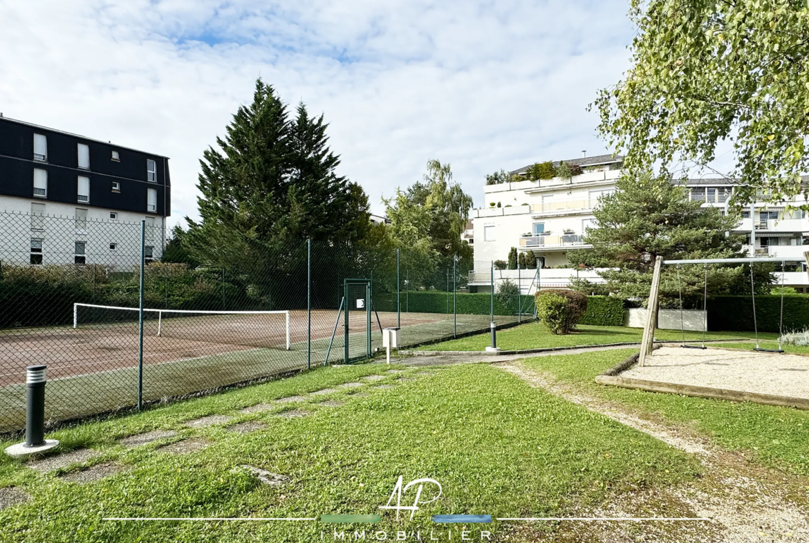 Appartement de 89 m² dans une résidence avec piscine et tennis à Fontaine les Dijon 