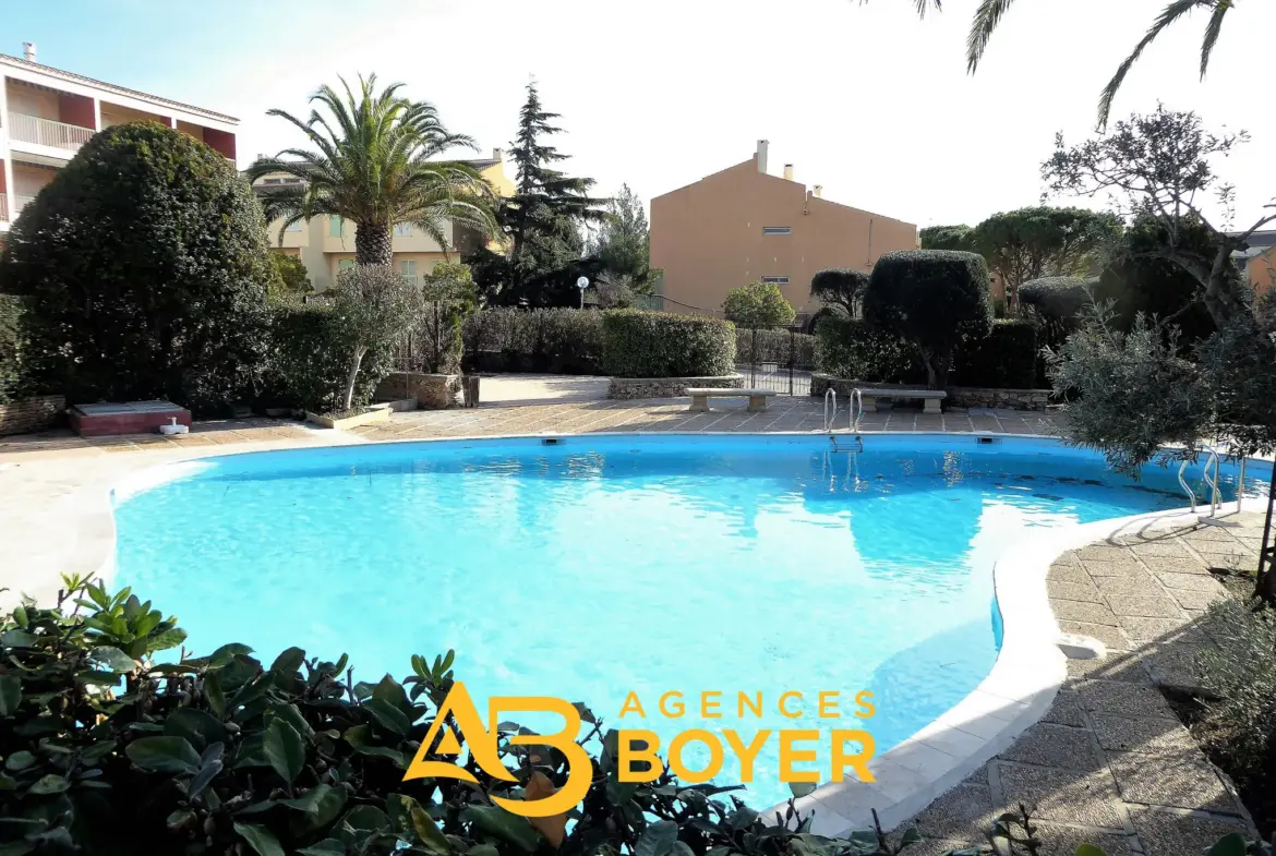 Appartement T2 à Bandol avec Petite Vue Mer - Résidence Sécurisée 