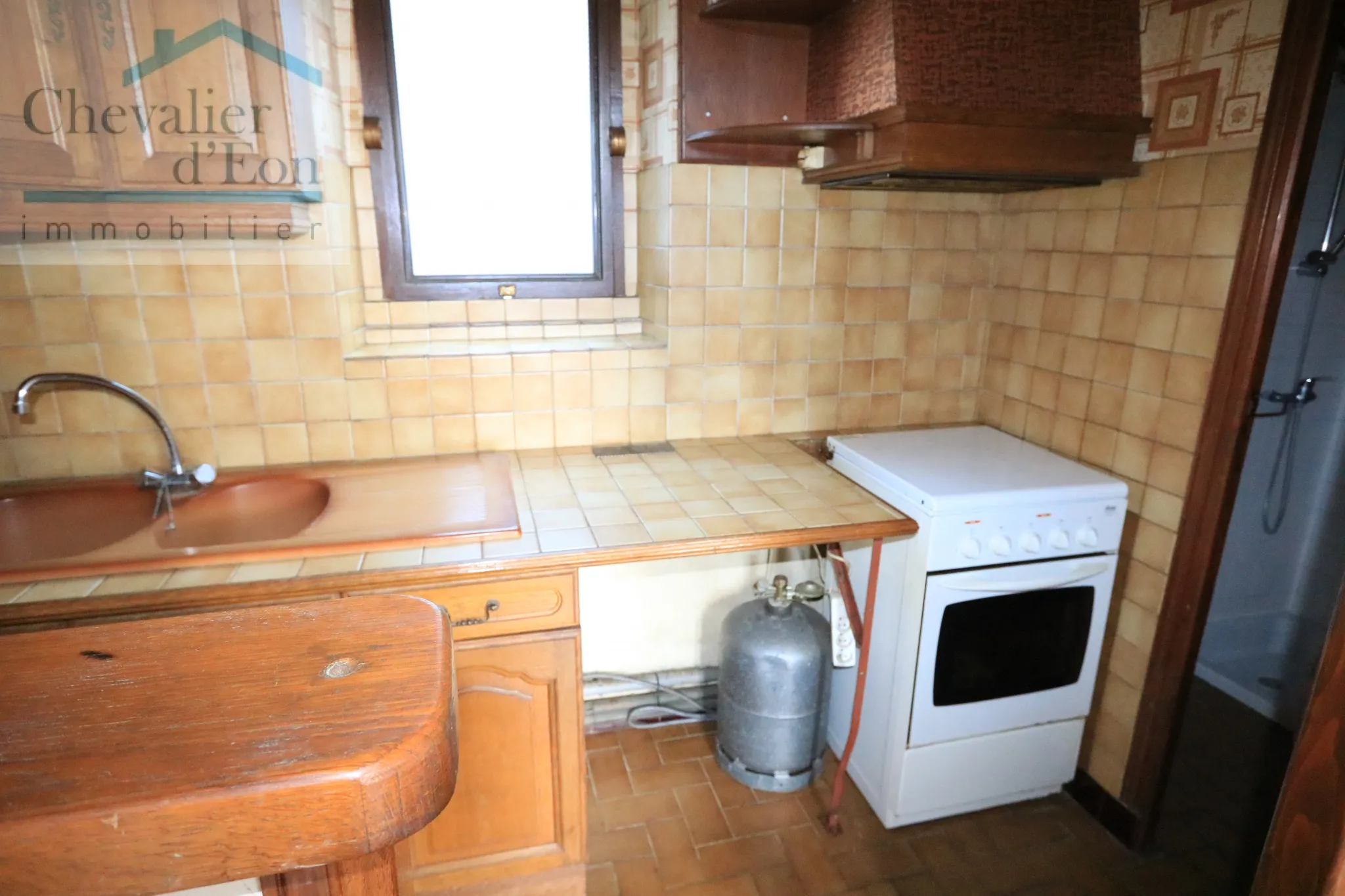 Maison à vendre à Vezinnes, proche de Tonnerre - 50 000 EUR 