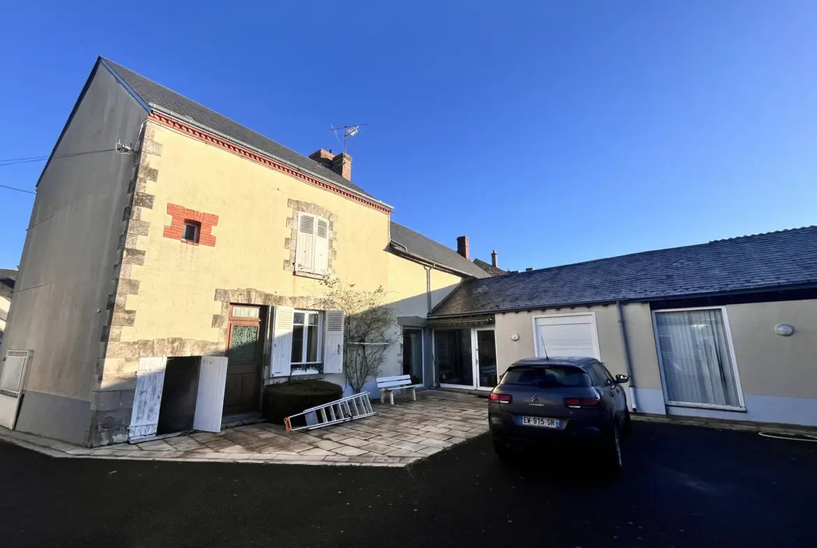 Maison de campagne avec 6 chambres et près de 5000 m² de terrain à Greneville-en-Beauce 