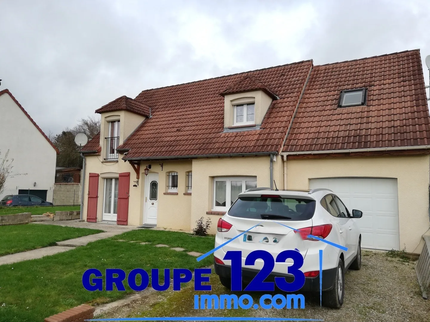 Maison à vendre à Guerchy avec 4 chambres et piscine hors-sol 