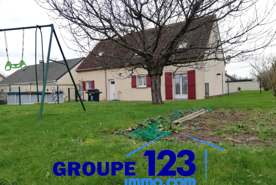 Maison à vendre à Guerchy avec 4 chambres et piscine hors-sol 