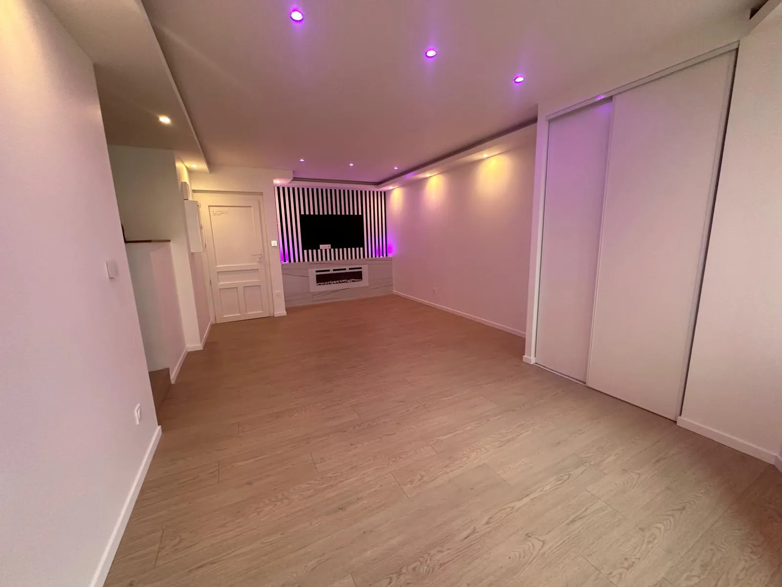 À vendre : Appartement T2 rénové en hyper centre à Le Coteau 