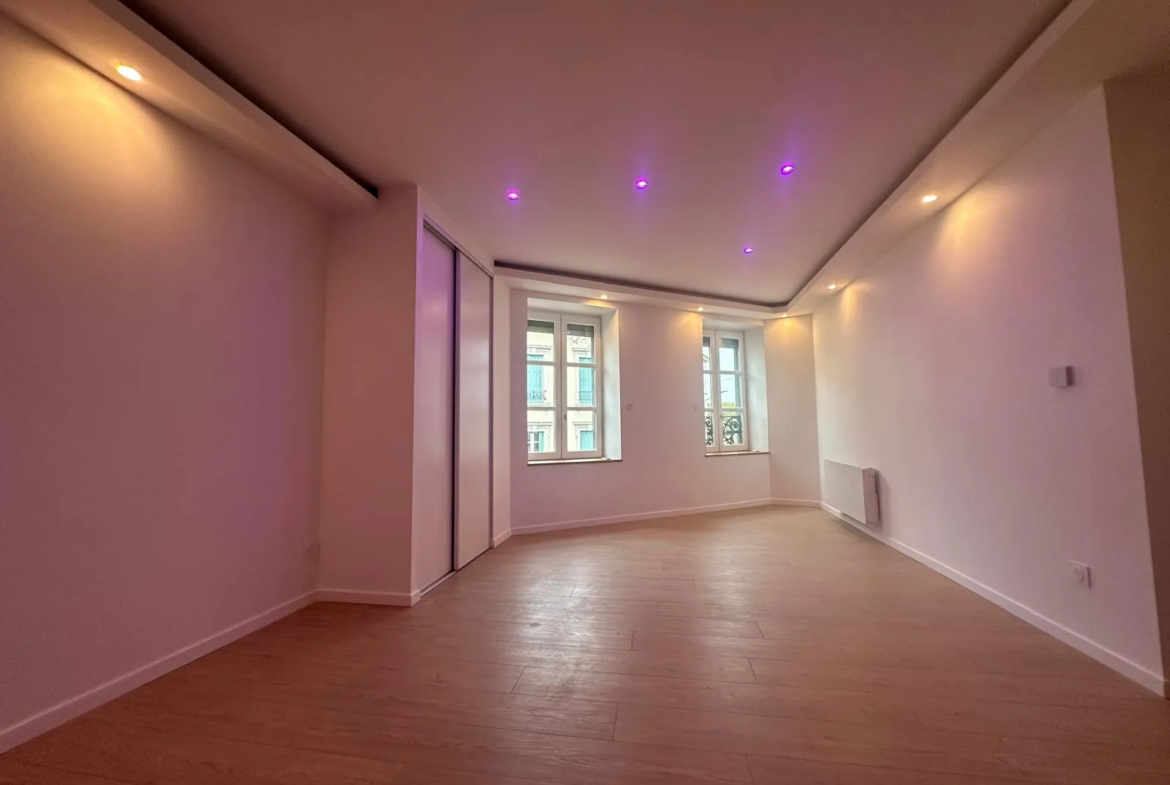 À vendre : Appartement T2 rénové en hyper centre à Le Coteau 