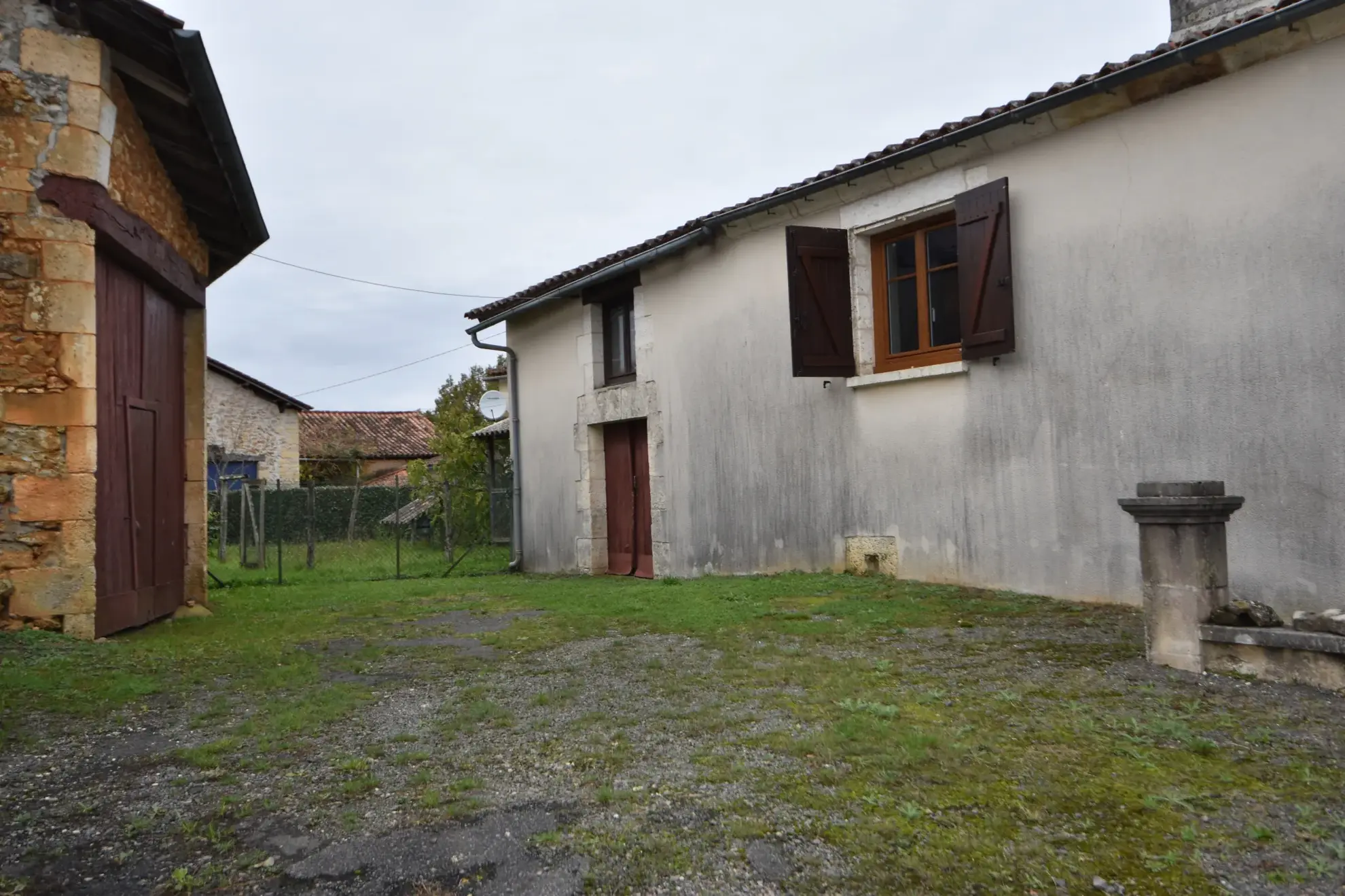 Maison à rénover à Vitrac Saint Vincent - 90 m² habitable 