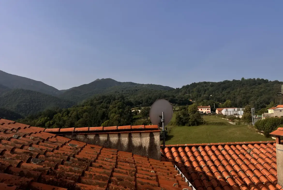 Maison de Village avec Vue Panoramique à Serralongue 