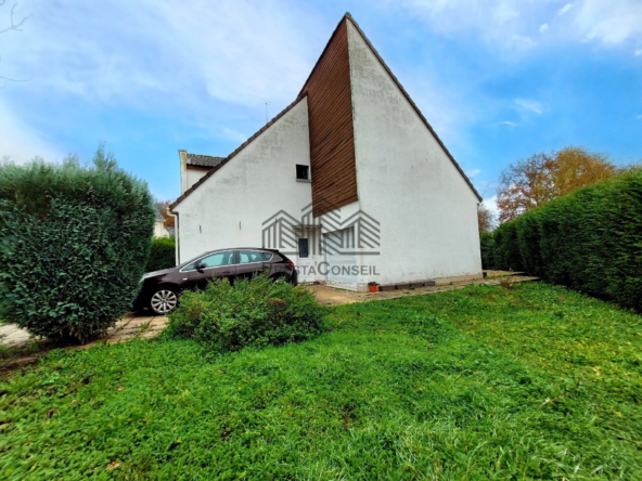 Maison atypique avec jardin à Oissel à vendre