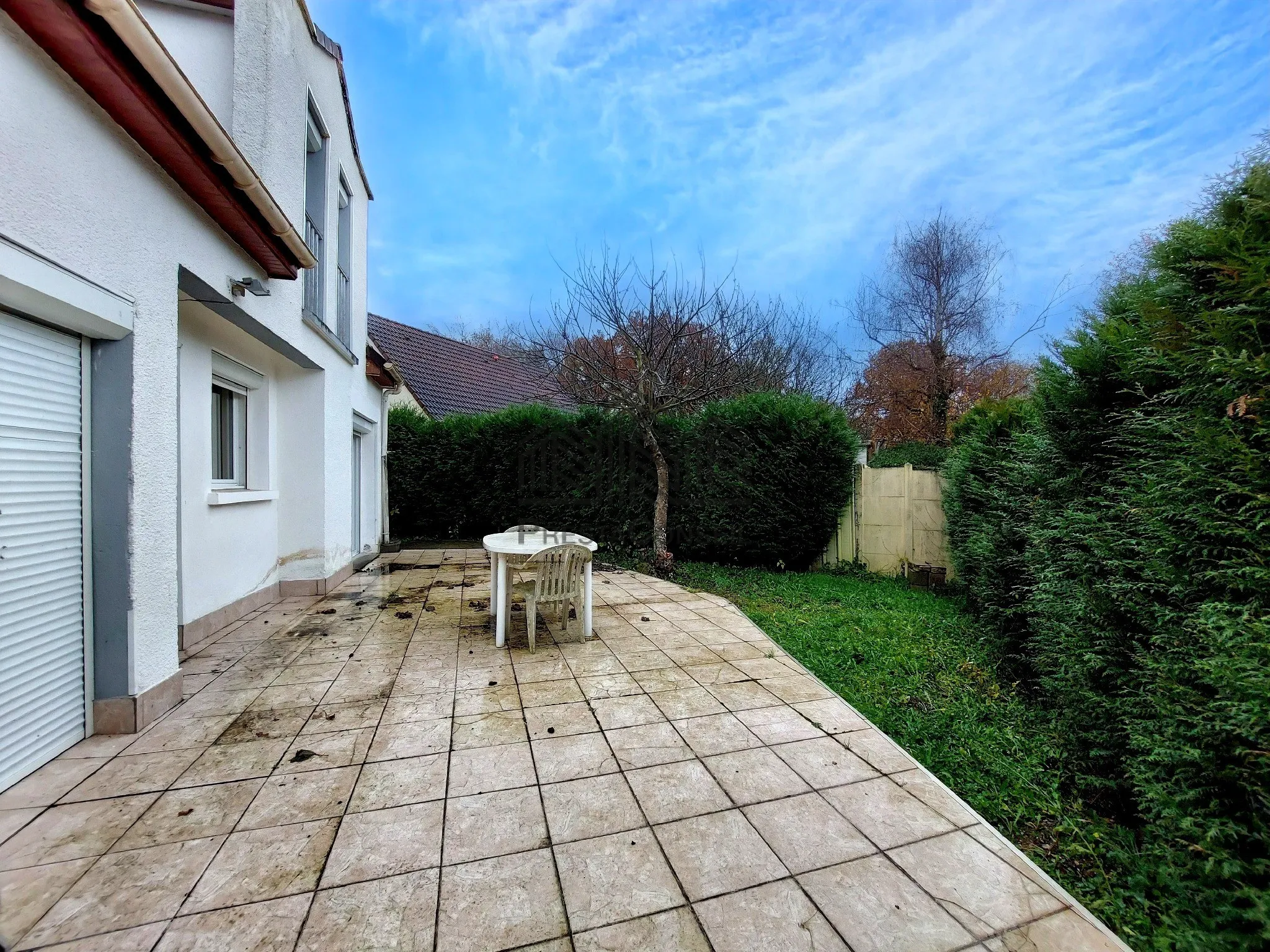 Maison atypique avec jardin à Oissel à vendre 