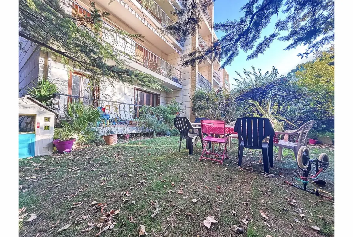 Vente d'un appartement T2 avec terrasse et jardin privatif à Aix-en-Provence 