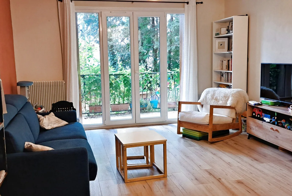 Vente d'un appartement T2 avec terrasse et jardin privatif à Aix-en-Provence 