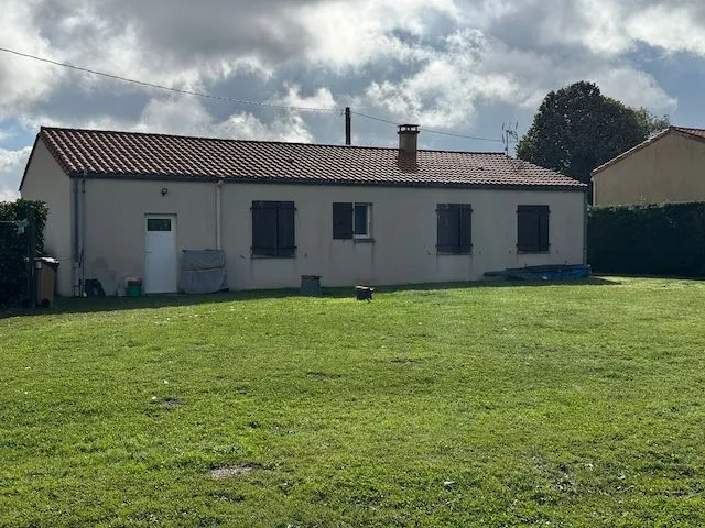 Charmante maison de plain-pied 3 chambres et 1 bureau aux Pineaux 