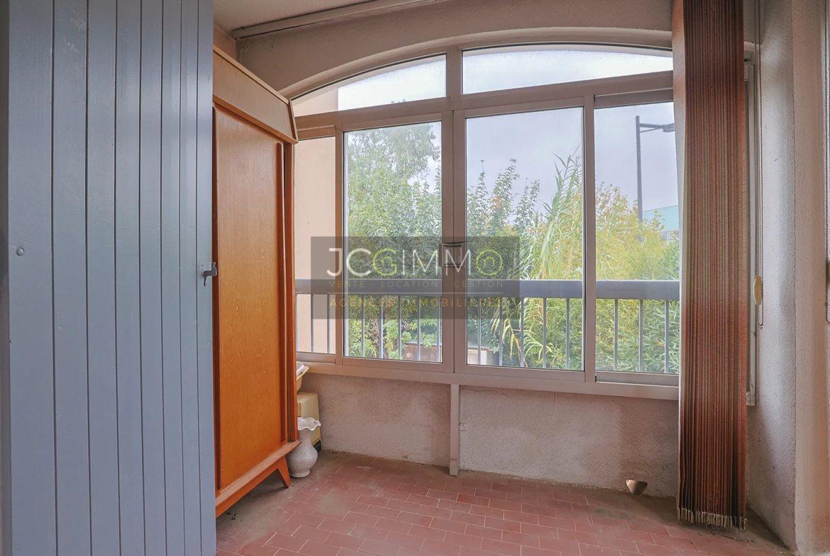 À vendre : Appartement T3 lumineux à Six-Fours avec garage et balcon 