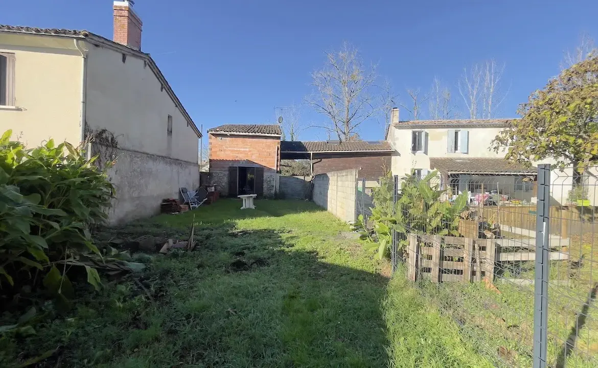 Maison à rénover avec jardin à Budos - 65 m² 