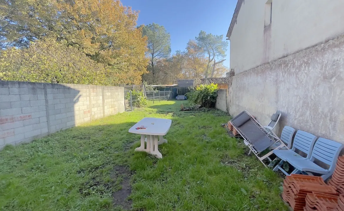 Maison à rénover avec jardin à Budos - 65 m² 