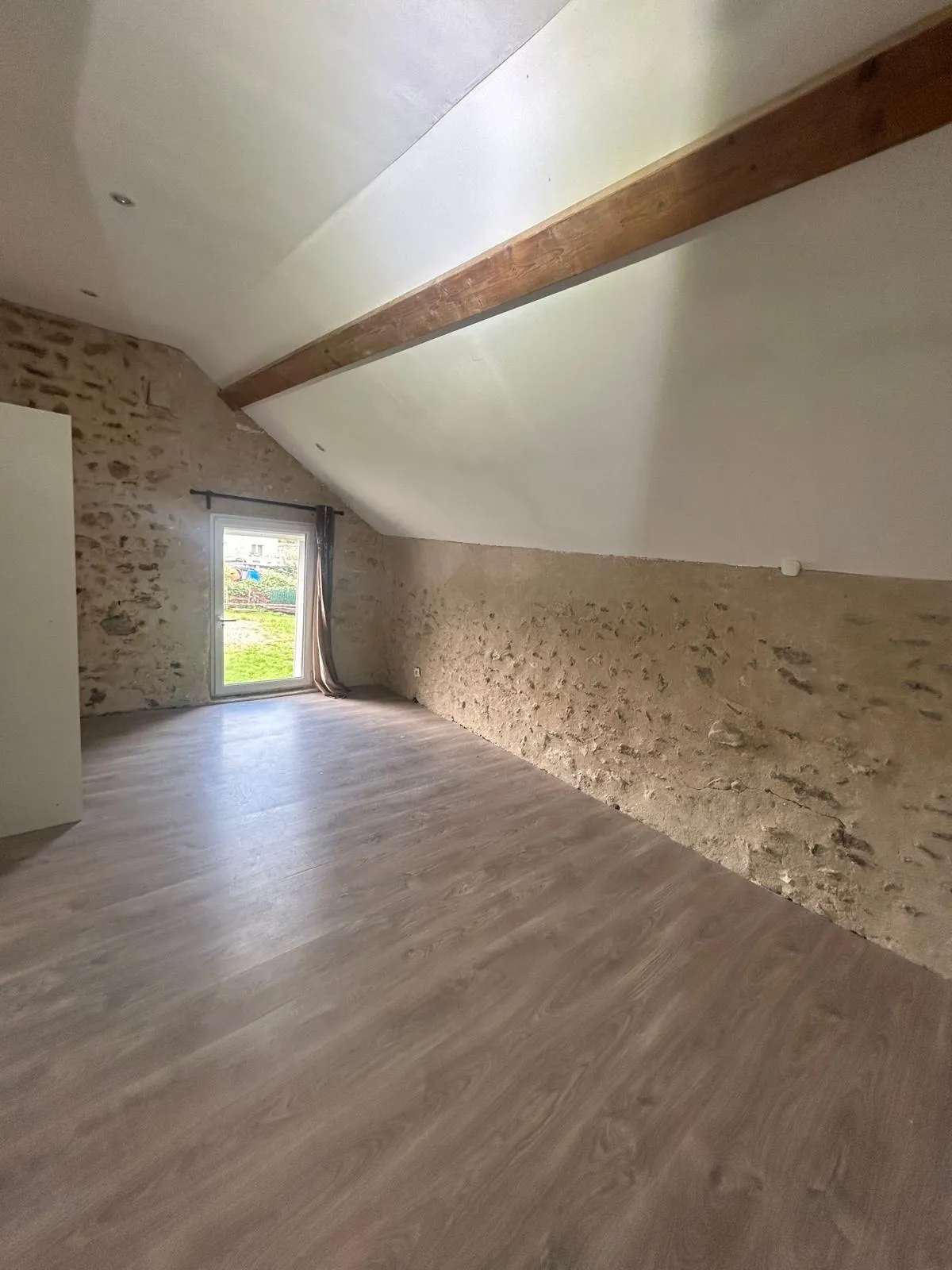 Maison en pierre de 72 m² à vendre à Bouville 