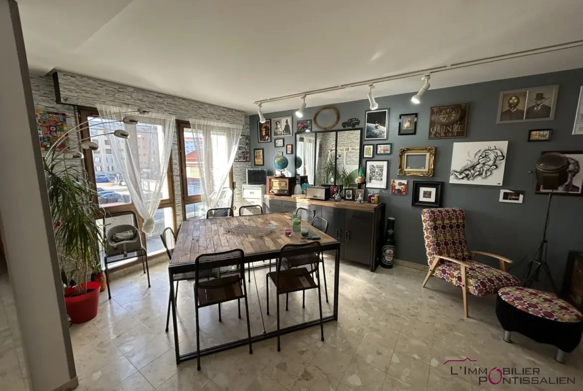 À vendre : Appartement T6 à Pontarlier avec Terrasse et Parkings 