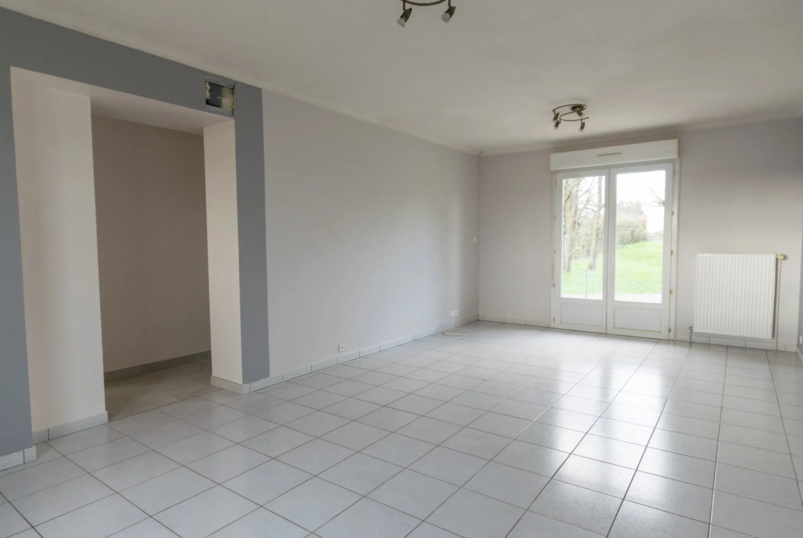 Maison à vendre à Gy - 93 m² rénovée avec garage 