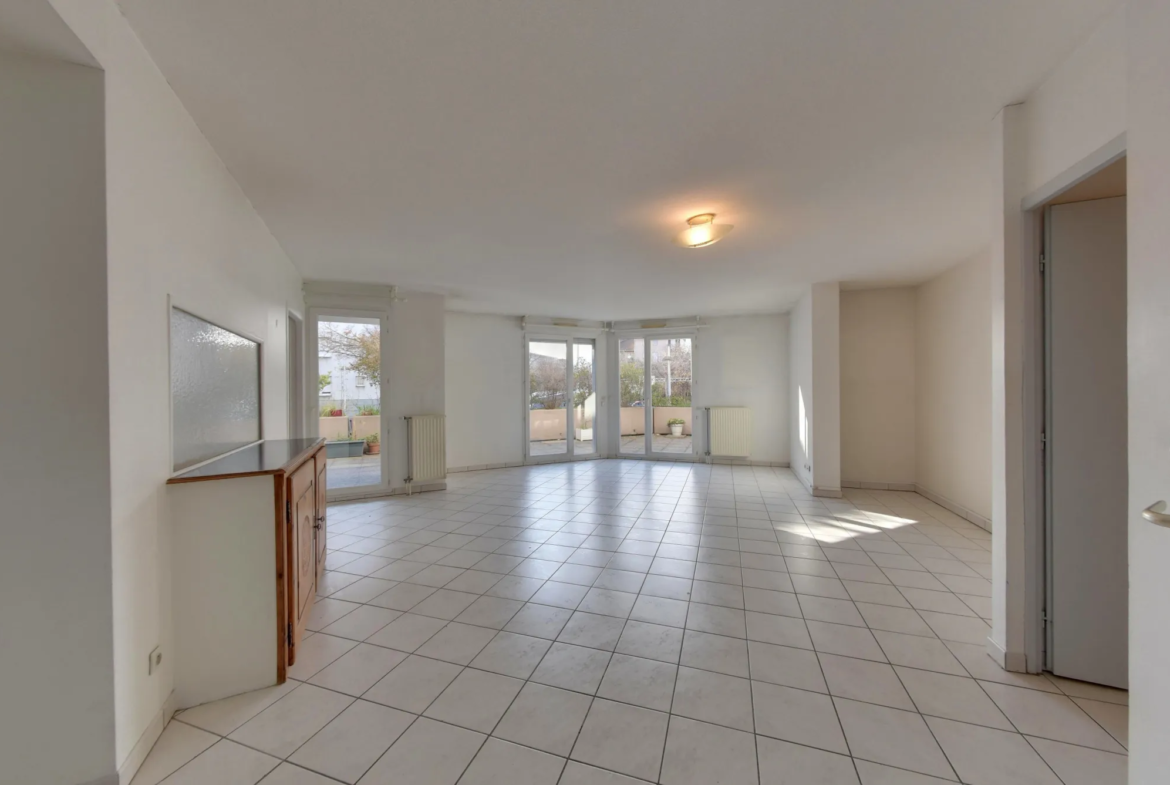 À vendre : Appartement T5 135 m² avec terrasse de 120 m² à Échirolles 