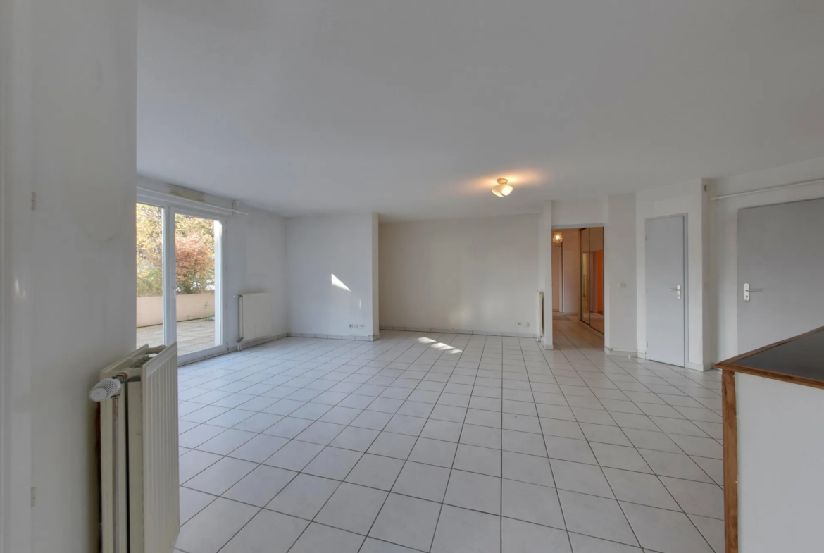 À vendre : Appartement T5 135 m² avec terrasse de 120 m² à Échirolles 