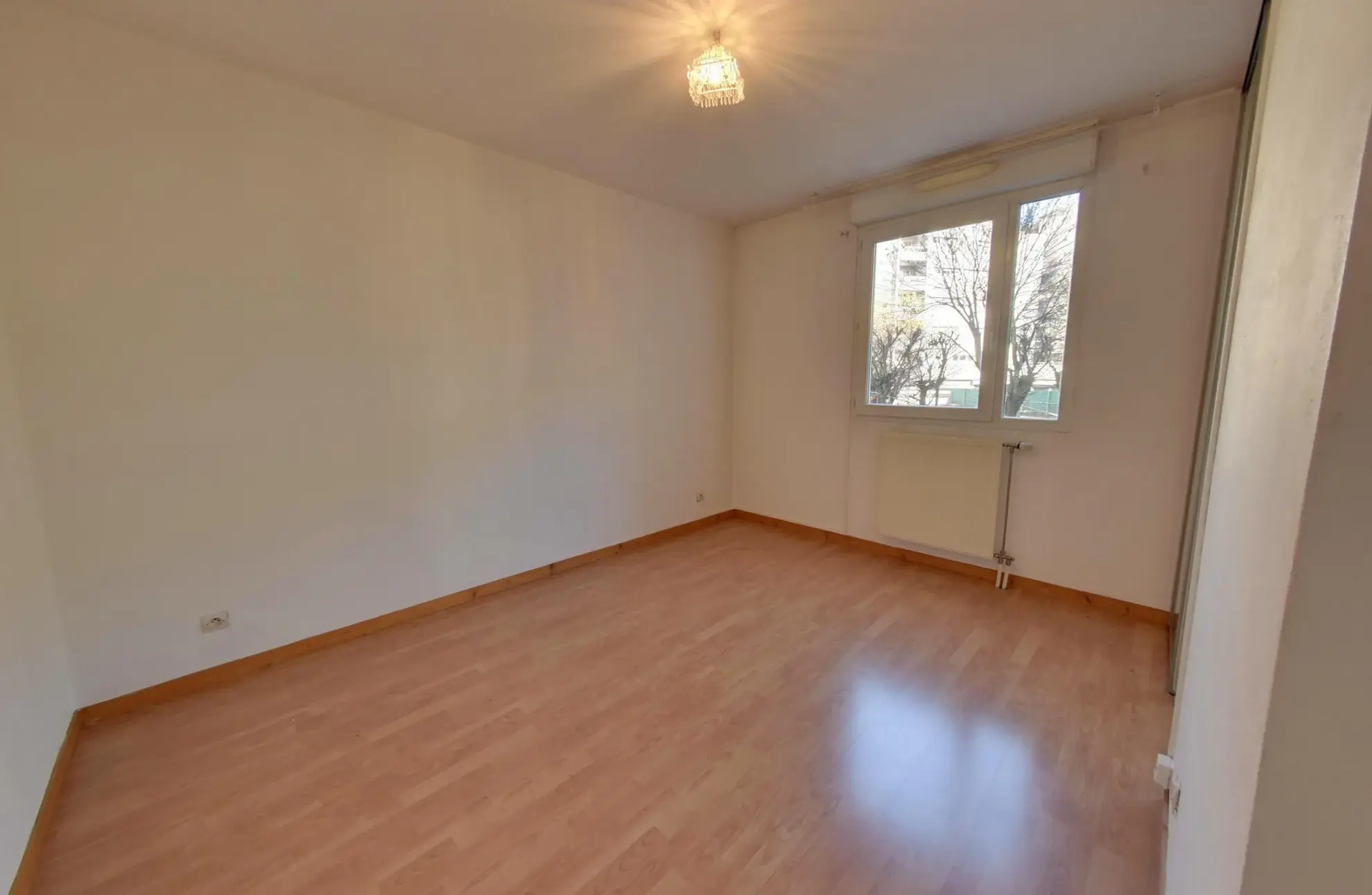 À vendre : Appartement T5 135 m² avec terrasse de 120 m² à Échirolles 