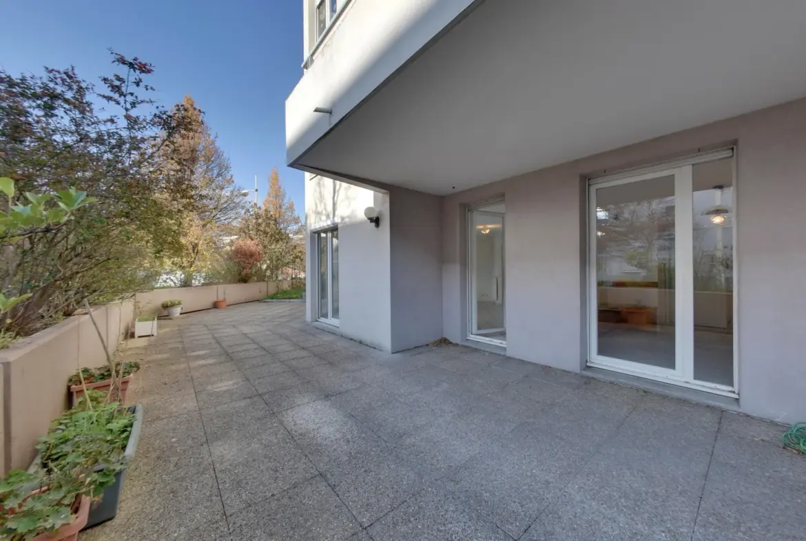 À vendre : Appartement T5 135 m² avec terrasse de 120 m² à Échirolles 