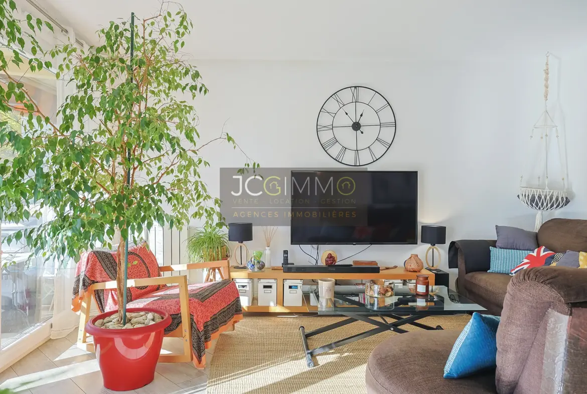 Appartement T3 de 73,33 m² avec parking privatif à Toulon Est 