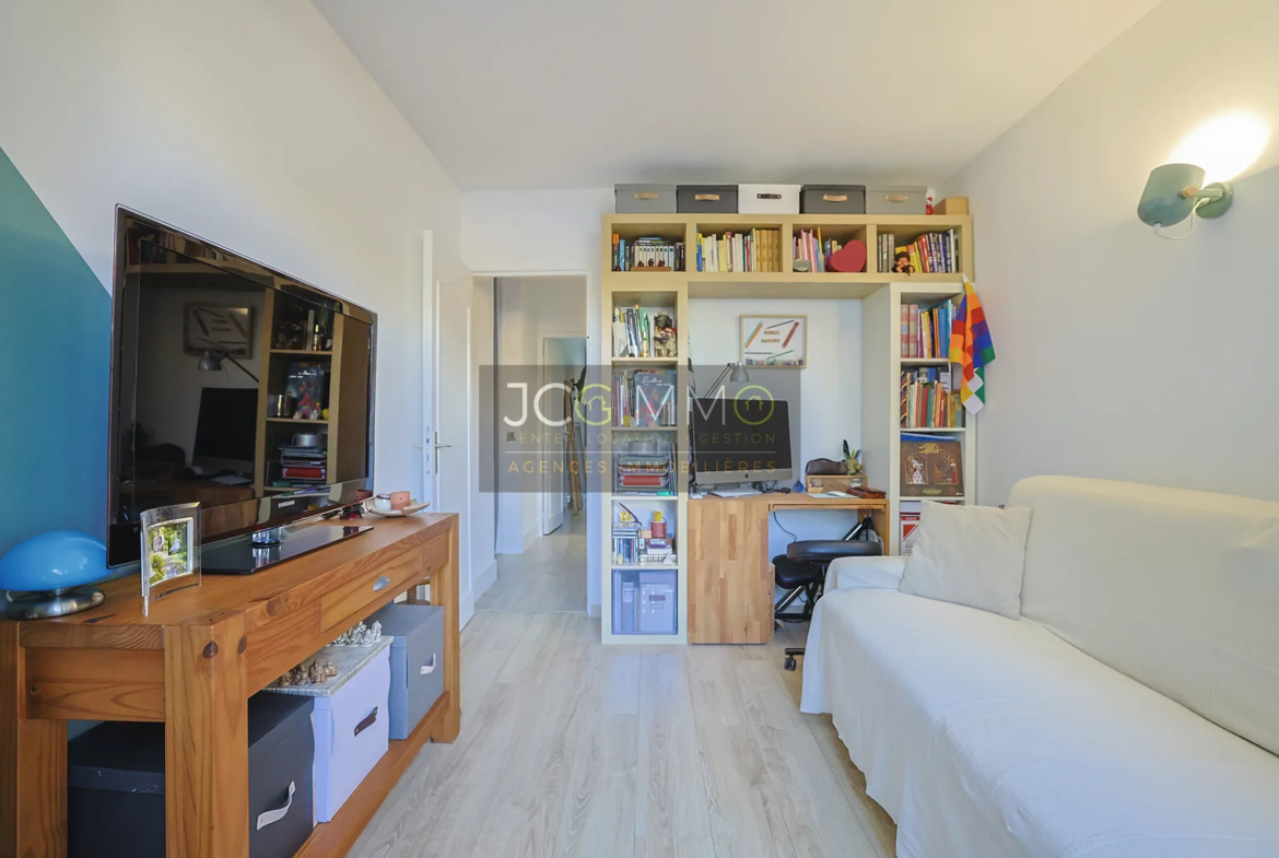 Appartement T3 de 73,33 m² avec parking privatif à Toulon Est 