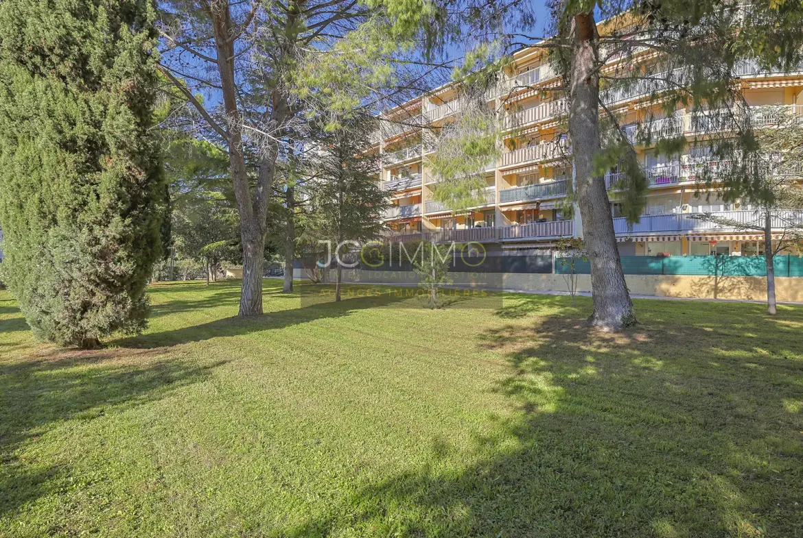 Appartement T3 de 73,33 m² avec parking privatif à Toulon Est 