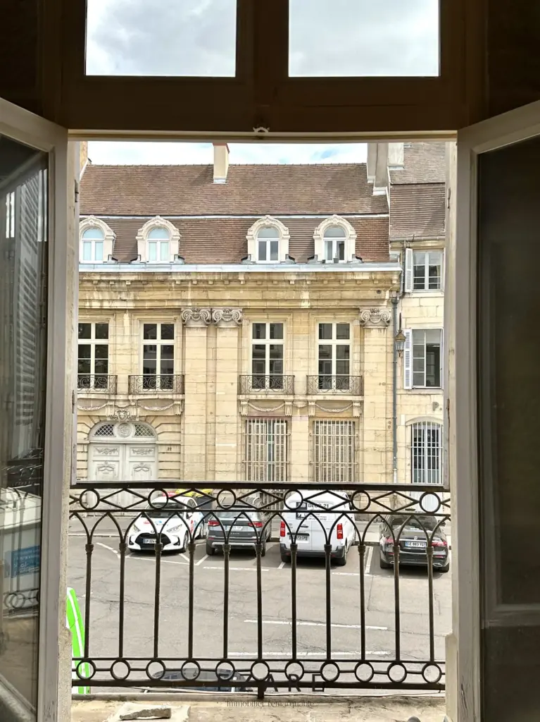 Appartement à rénover au cœur de Dijon – 72,5 m²