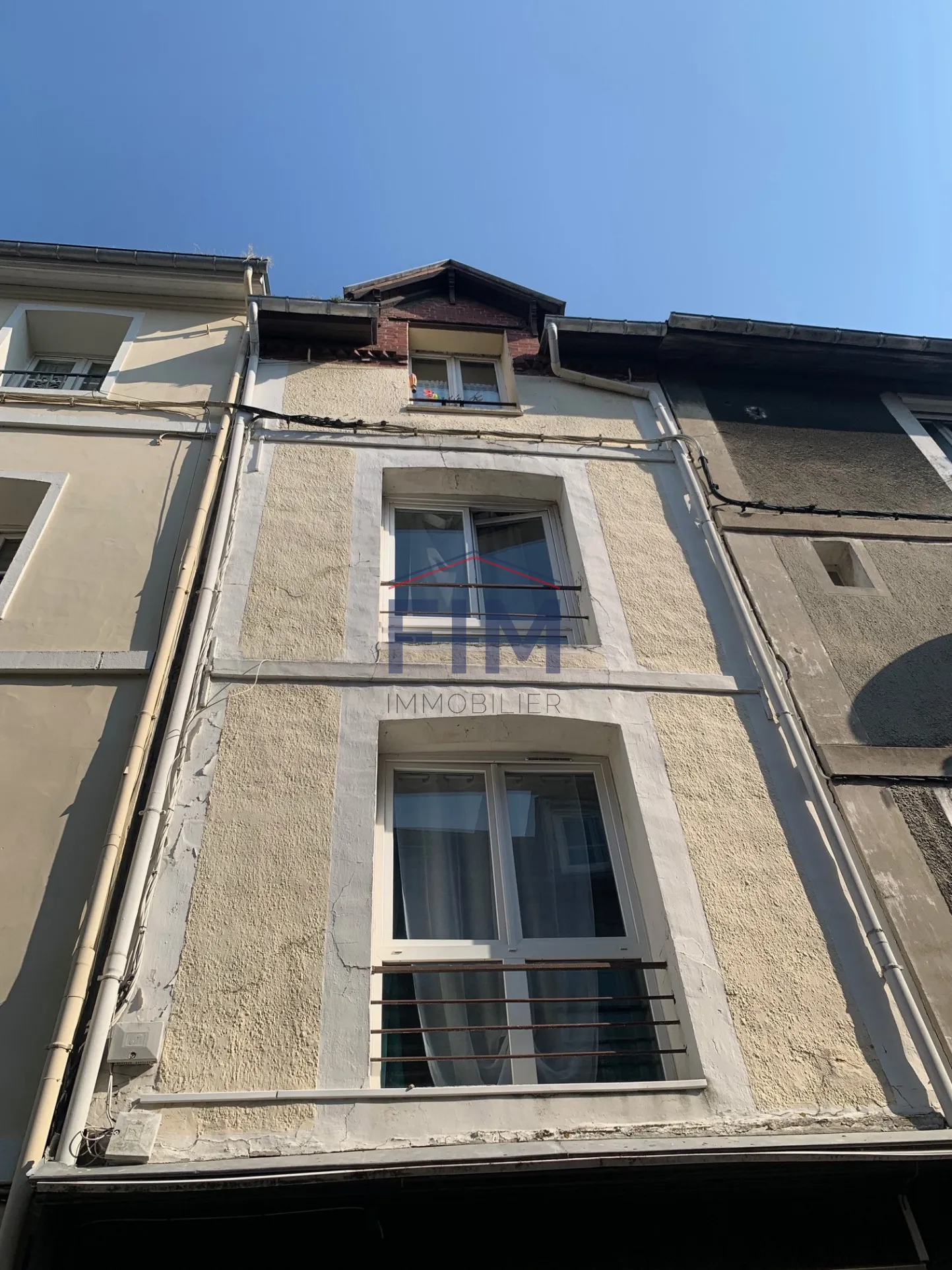 Studio rénové meublé à Dieppe à vendre 