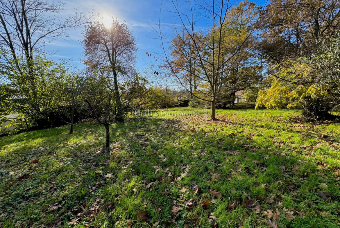 Terrain viabilisé de 965 m² à Camblanes-et-Meynac avec permis accepté 