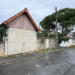 Terrain à bâtir avec garage à Montbron