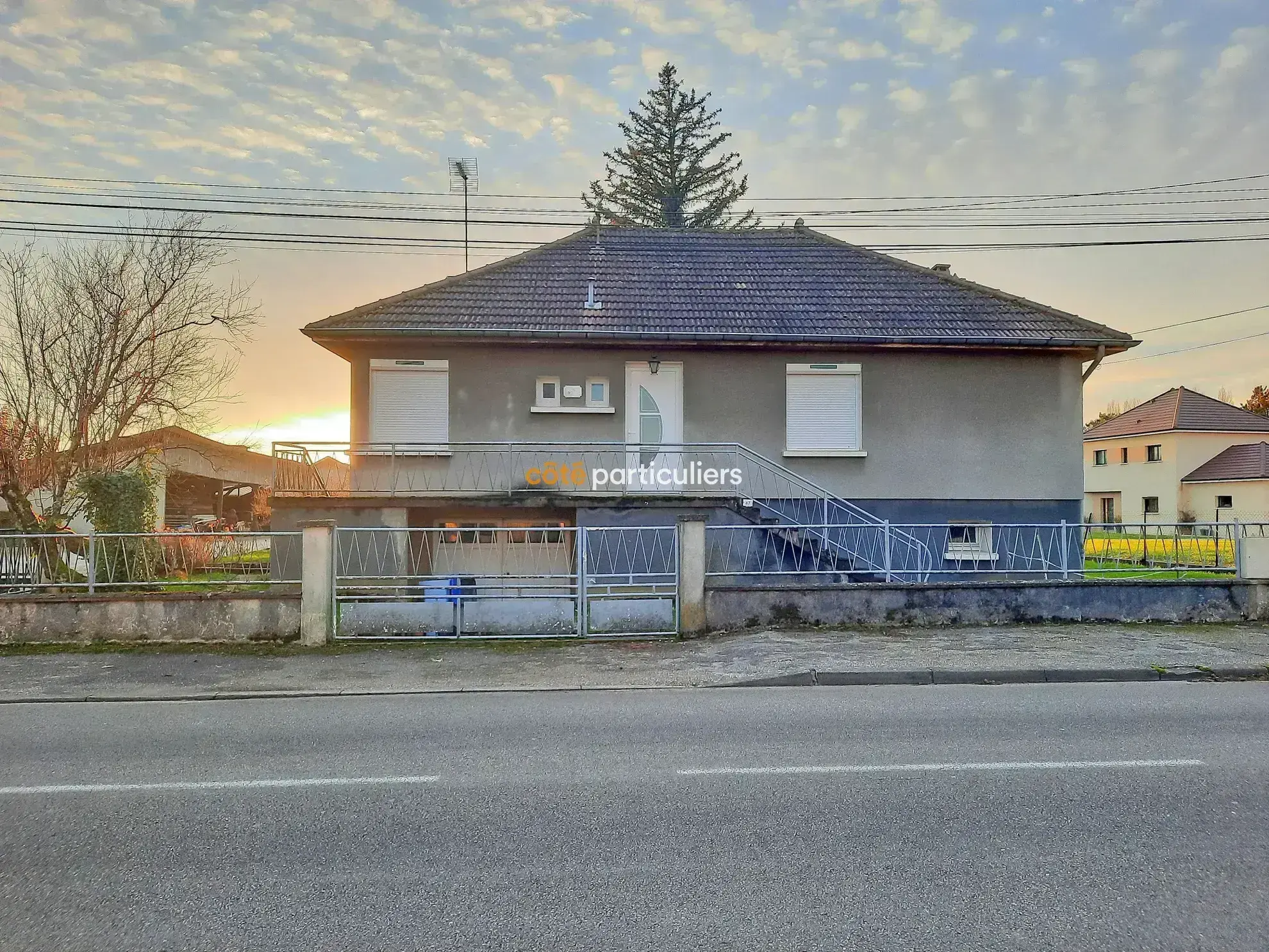 Maison individuelle avec sous-sol à vendre à Dole 