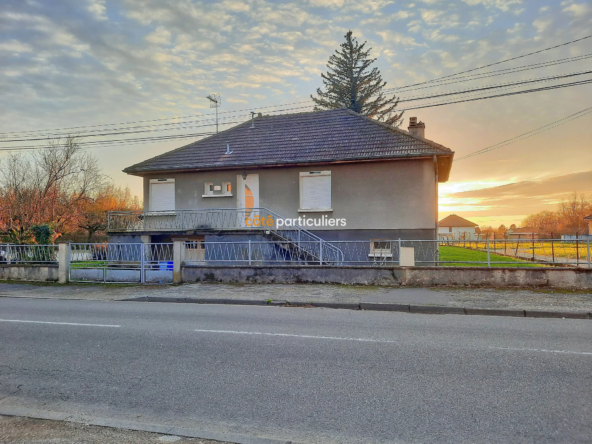 Maison individuelle avec sous-sol à vendre à Dole