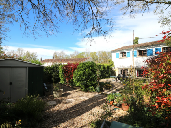 Maison de 111 m² avec 3 chambres et jardin à Crazannes