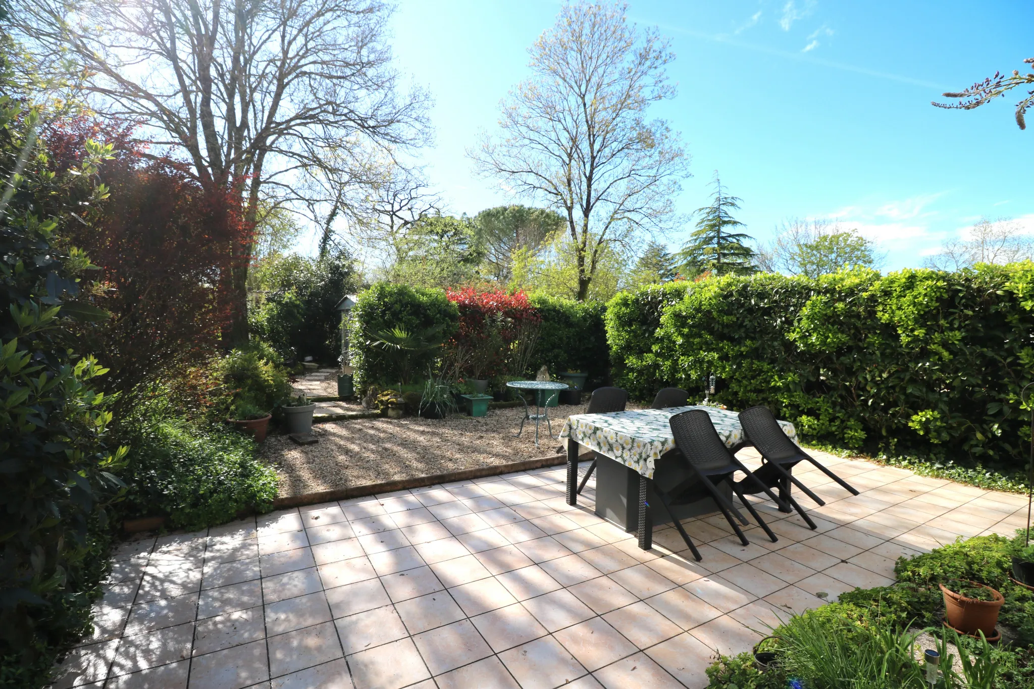 Maison de 111 m² avec 3 chambres et jardin à Crazannes 