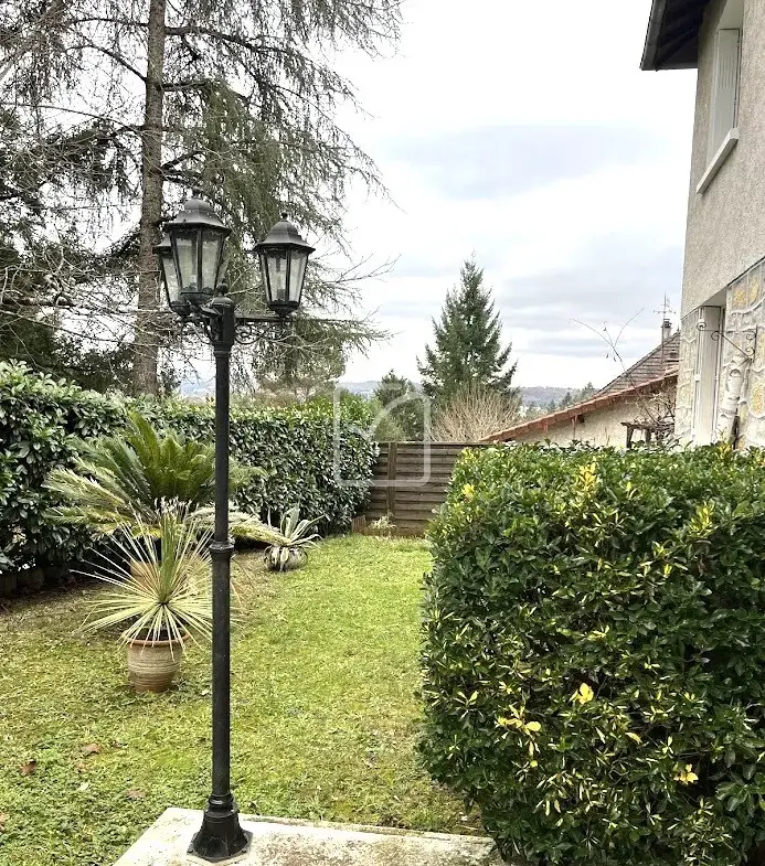 Maison traditionnelle à vendre à Brive la Gaillarde - 3 chambres et jardin 