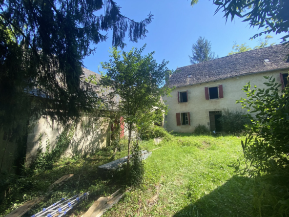 Maison de caractère du 19ème siècle avec grange attenante à Argentat