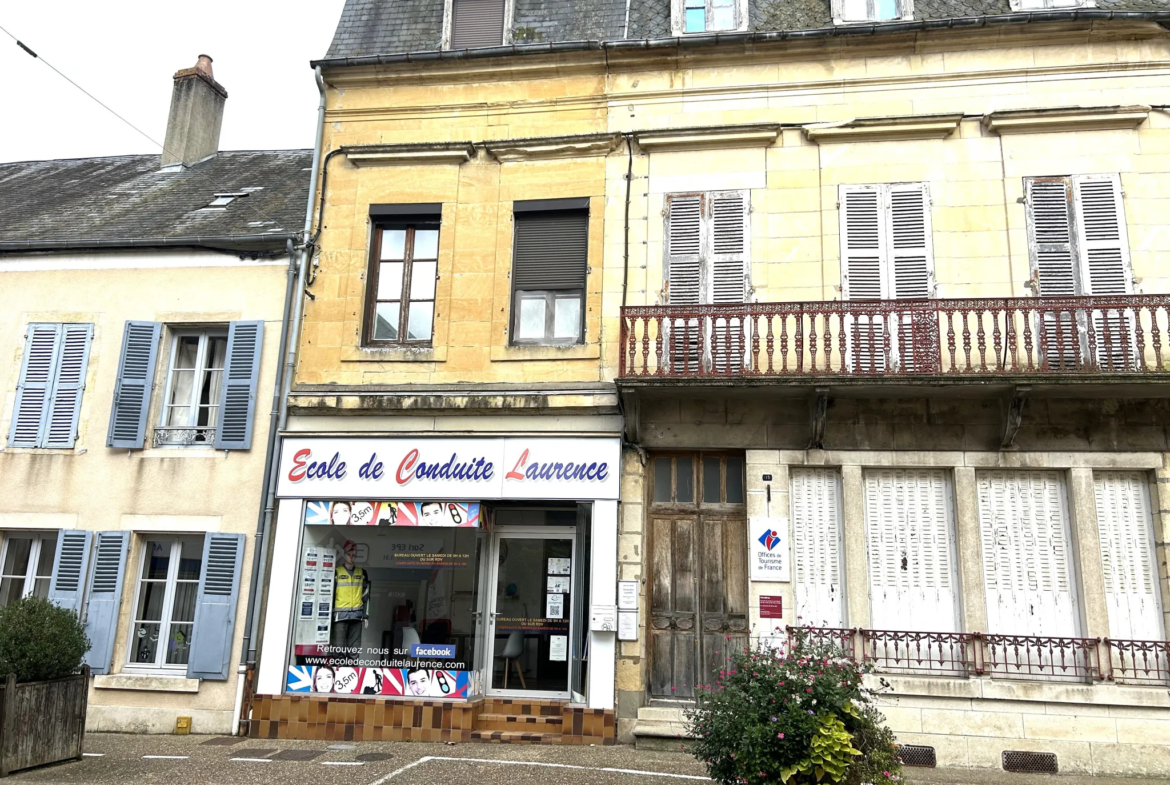 Maison de ville à Prémery avec cour intérieure à vendre 