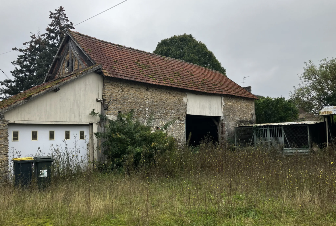 Maison à rénover à Pacy-sur-Eure sur grand terrain 