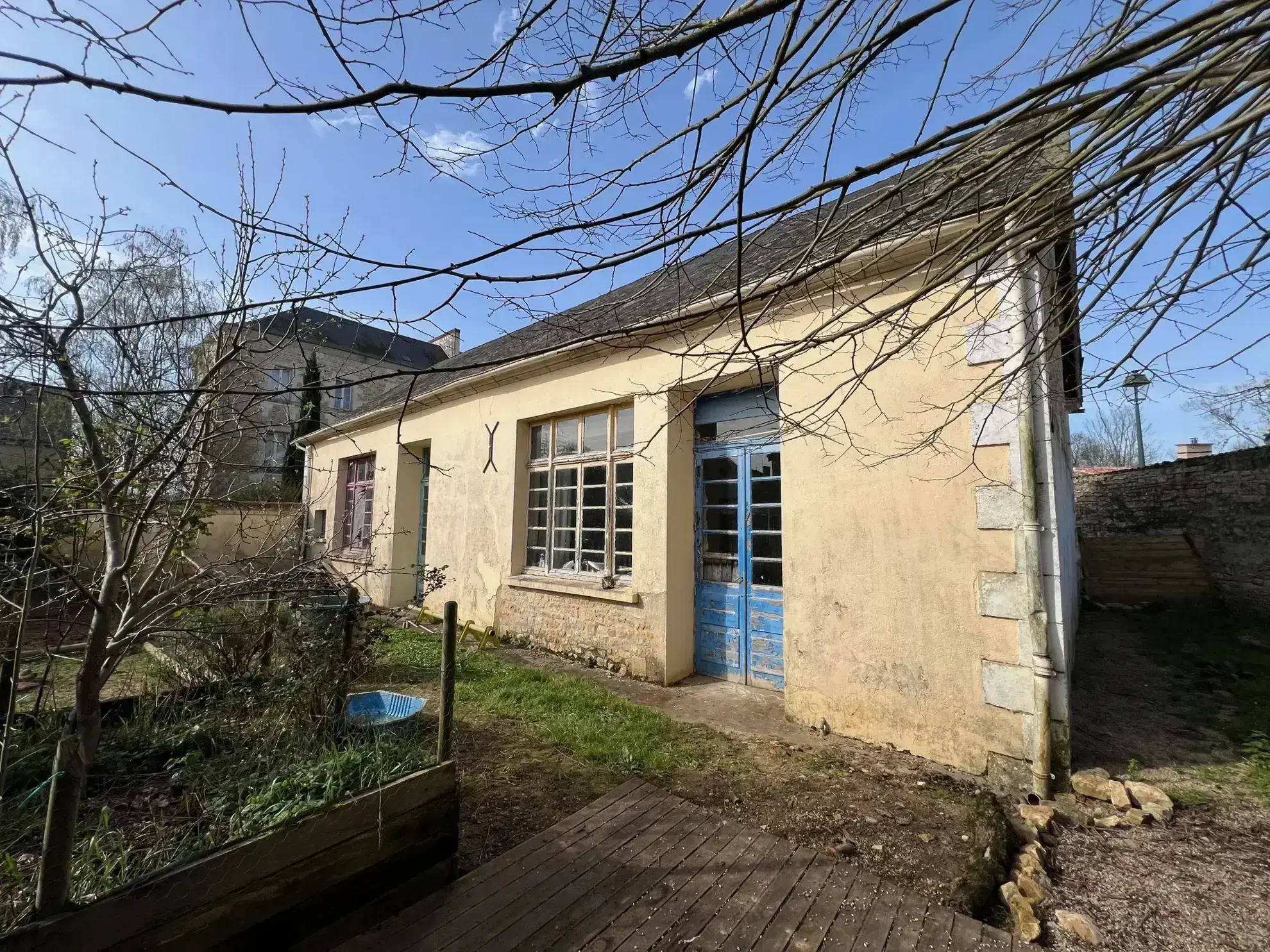 Maison en pierres avec dépendance à Sainte-Hermine 