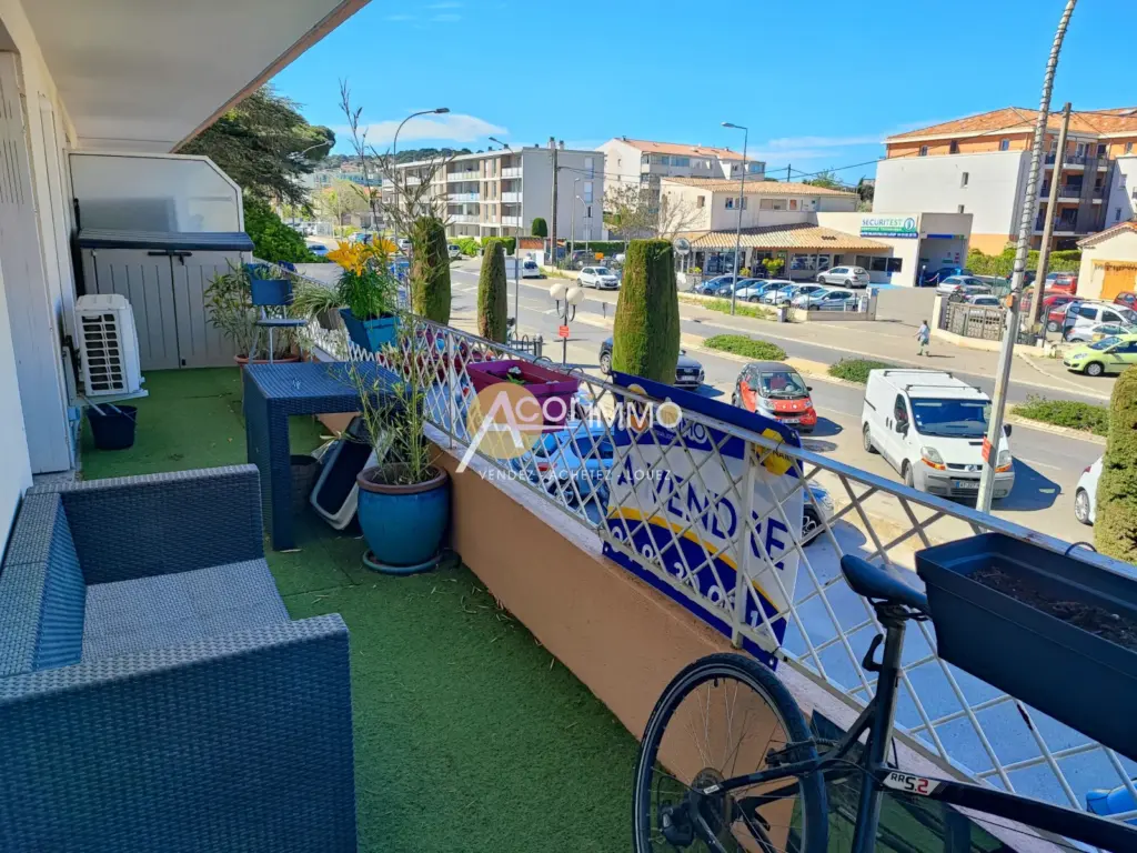 Grand Appartement à La Seyne sur Mer avec Terrasse et Parking