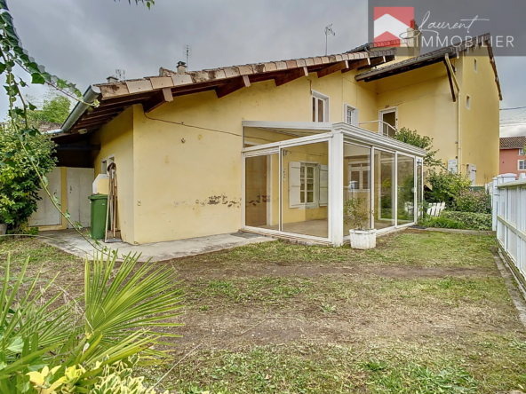 Maison de village à rénover de 150 m² avec cour à Pont de Vaux