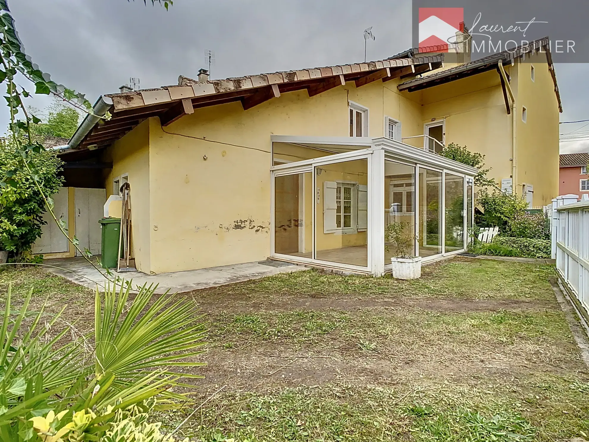 Maison de village à rénover de 150 m² avec cour à Pont de Vaux 