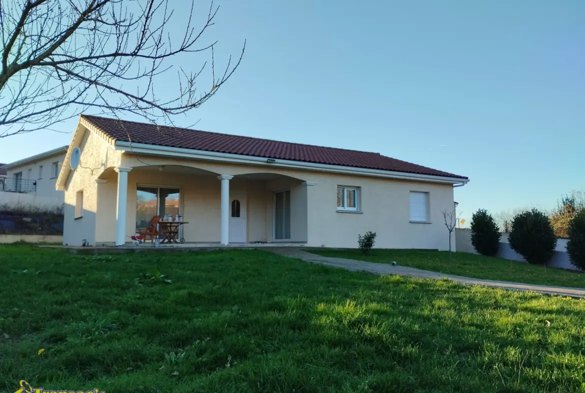 Villa de plain-pied à Bas de Thiers avec jardin et garage 