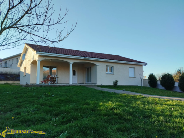 Villa de plain-pied à Bas de Thiers avec jardin et garage