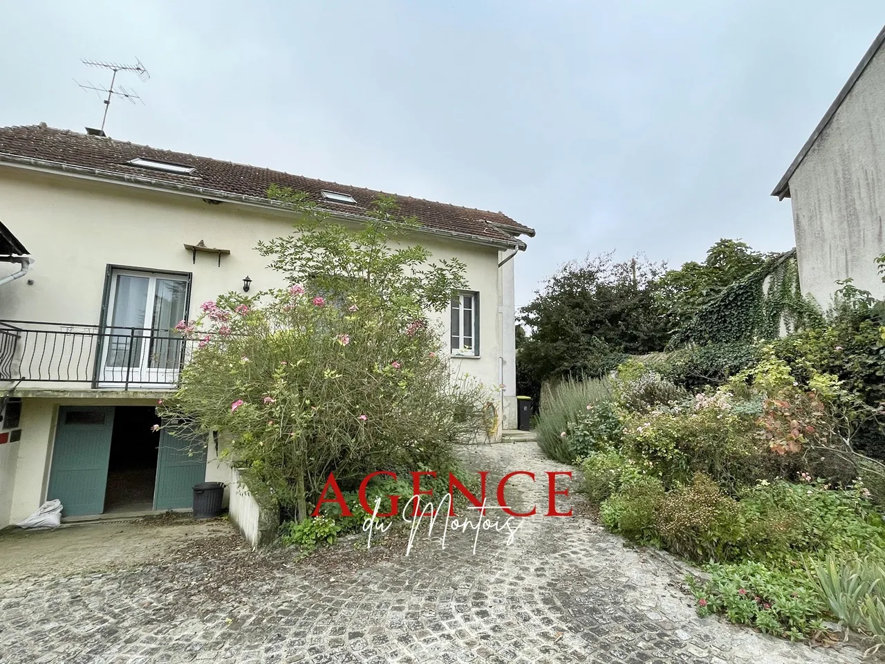 À vendre : pavillon des années 1930 près de Provins avec jardin 