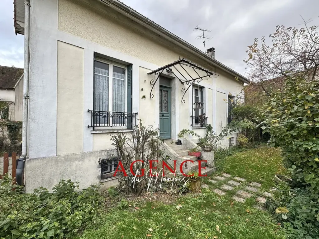 À vendre : pavillon des années 1930 près de Provins avec jardin