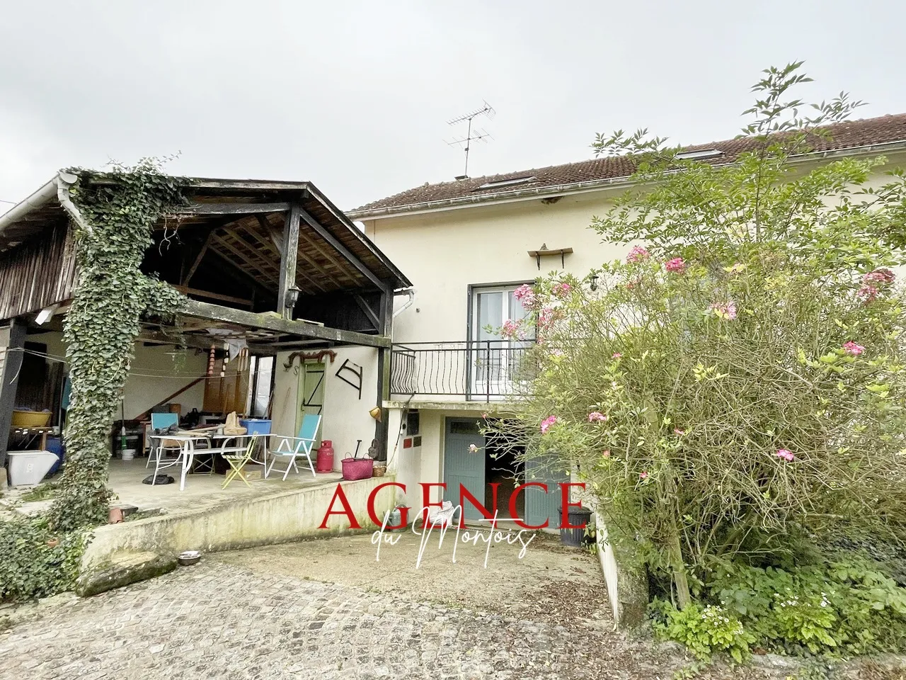 À vendre : pavillon des années 1930 près de Provins avec jardin 