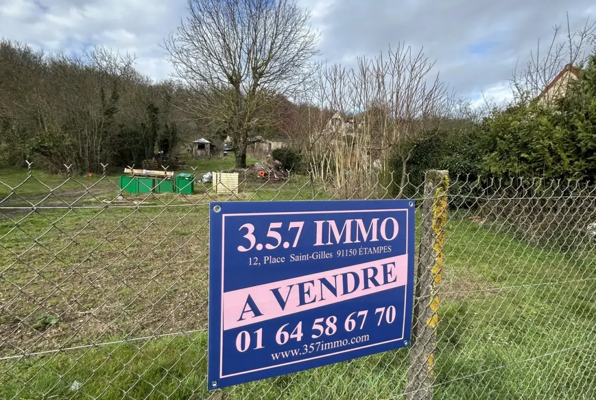 Terrain constructible de 1219 m² à Étampes à vendre 